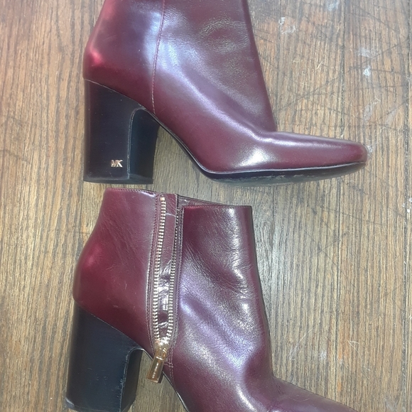 Michael Kors ankle boots - Picture 2 of 3